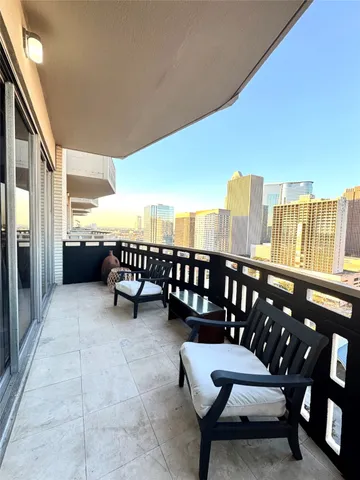 $1,250 | 2016 Main Street, Unit 1809, Houston, TX 77002