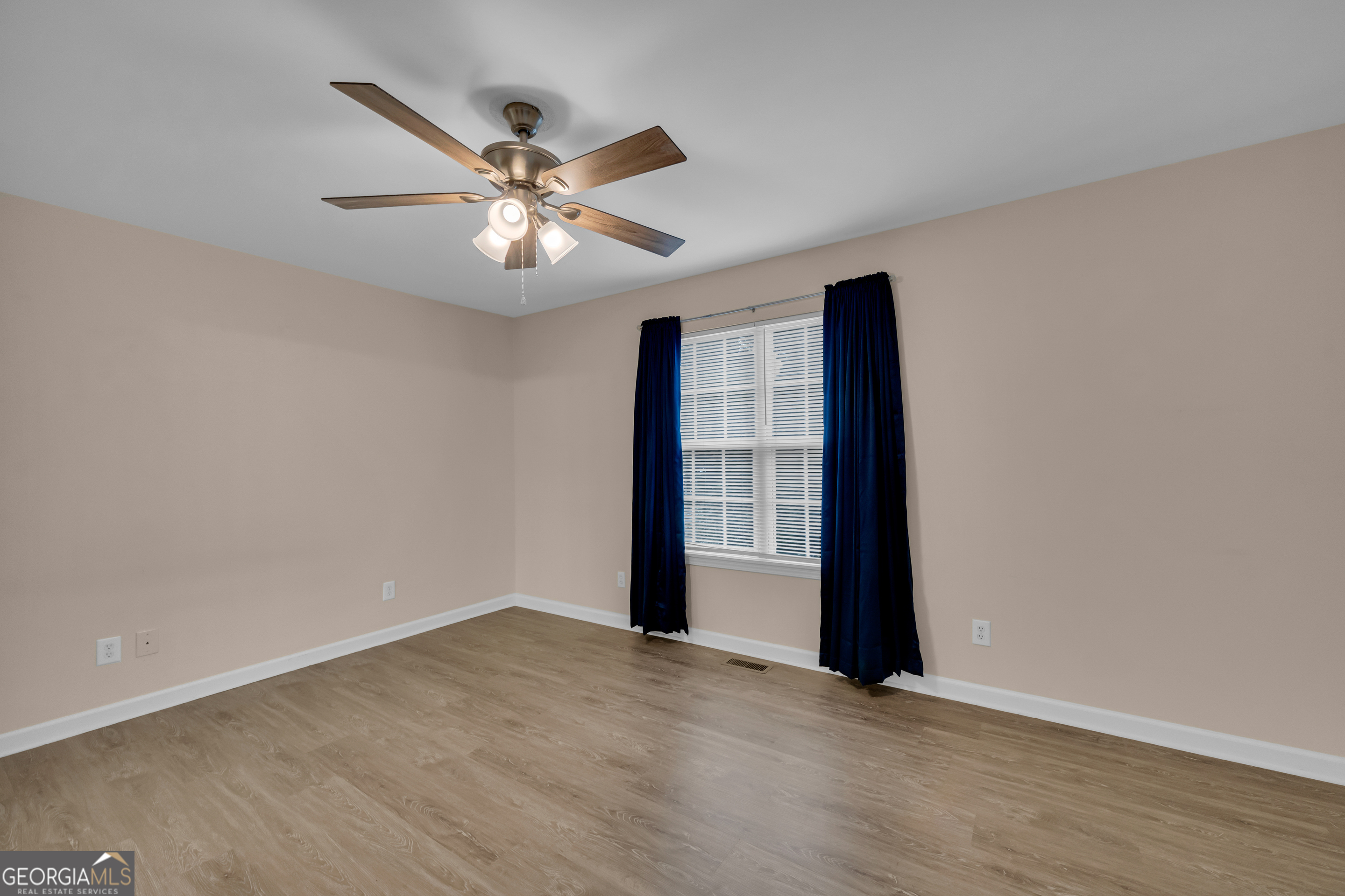 683 Grant Street, Unit I Clarkesville, GA 30523 - Photo 13 of 33