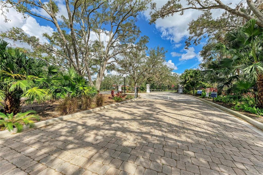 7750 Ridgelake Circle Bradenton, FL 34203 - Photo 34 of 40