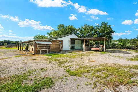 a view of a tennis court