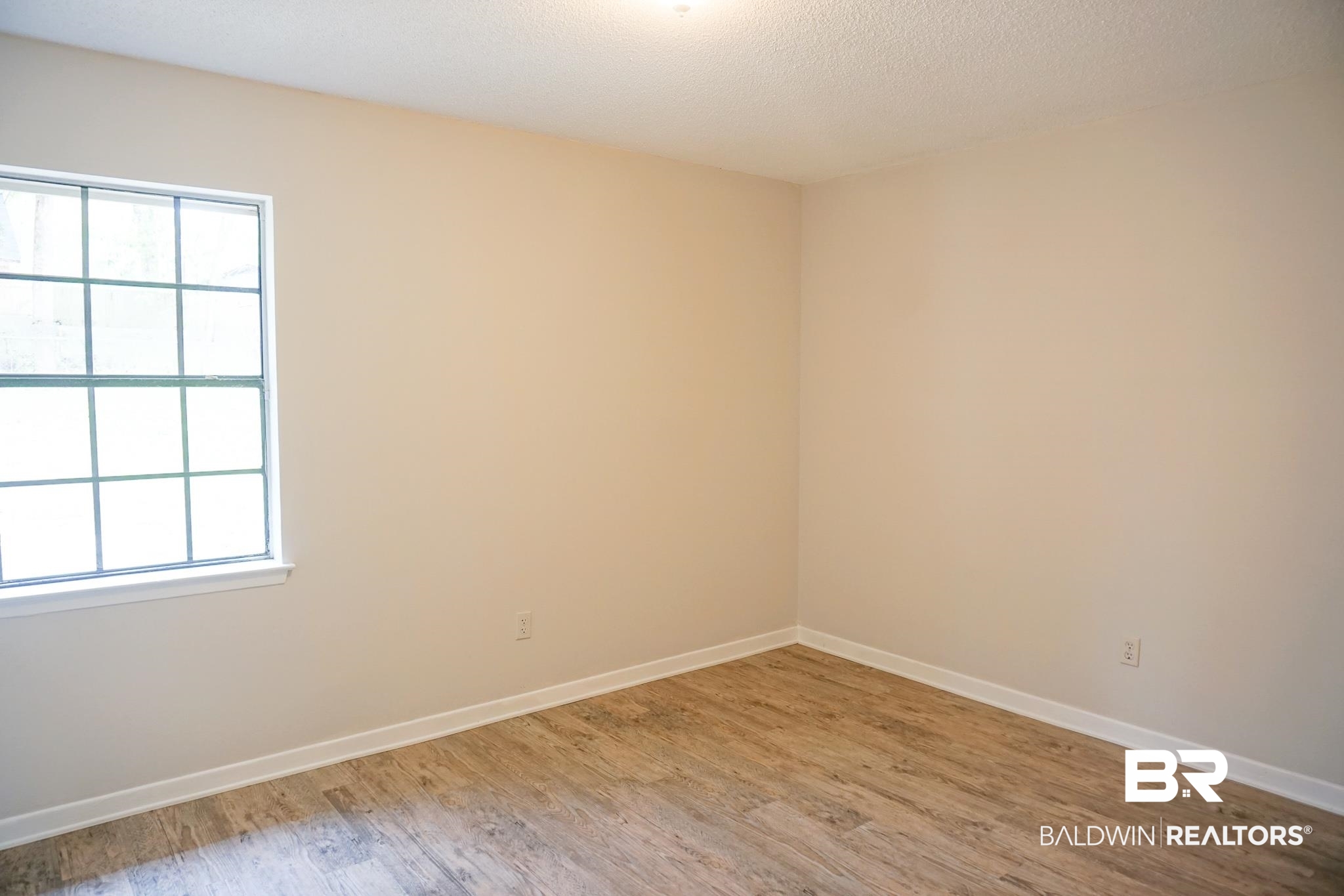 5709 Woodchase Circle West Theodore, AL 36582 - Photo 9 of 14