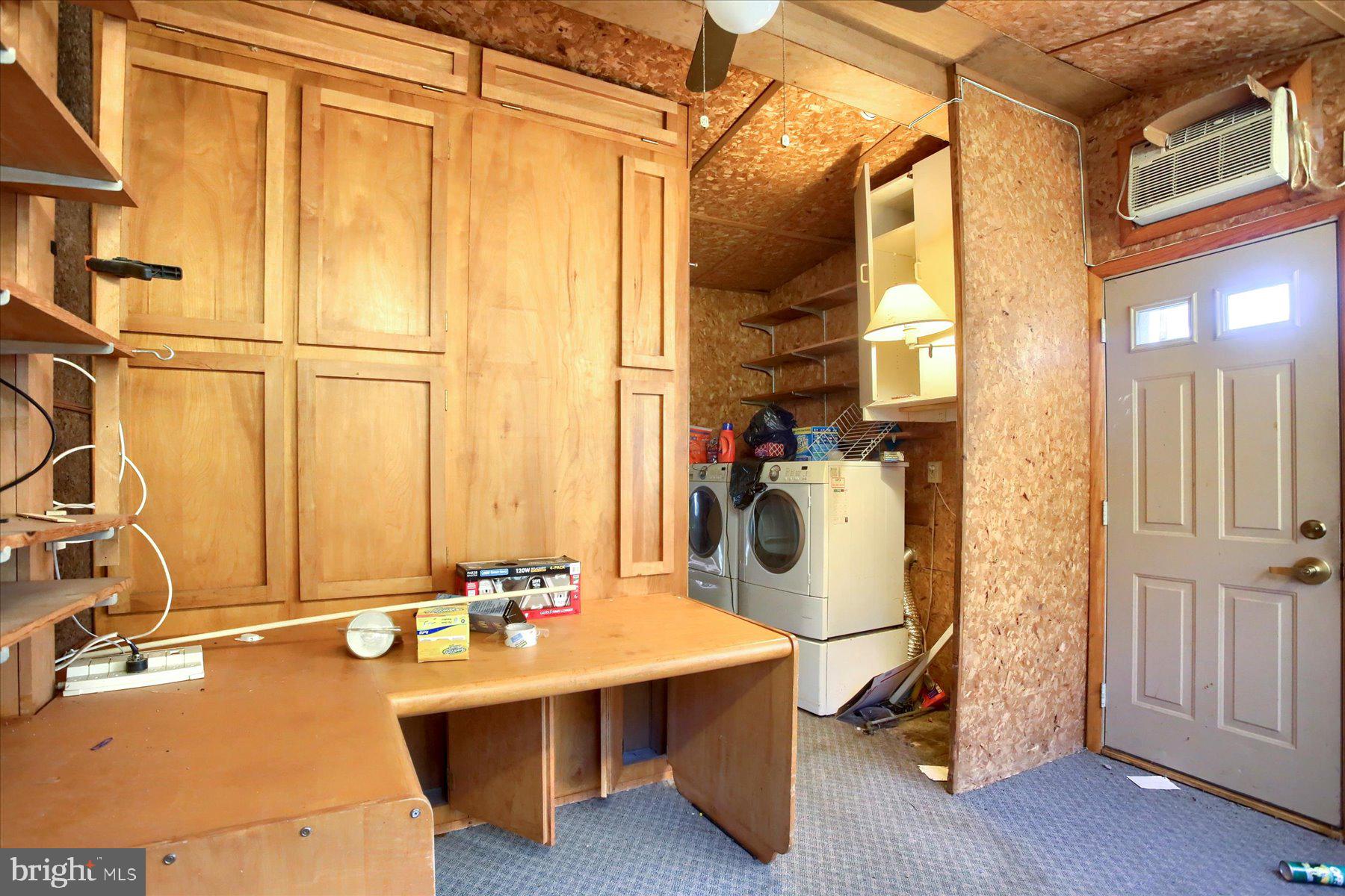 1025 Roberts Valley Road Harrisburg, PA 17110 - Photo 17 of 38 a room with gym equipment