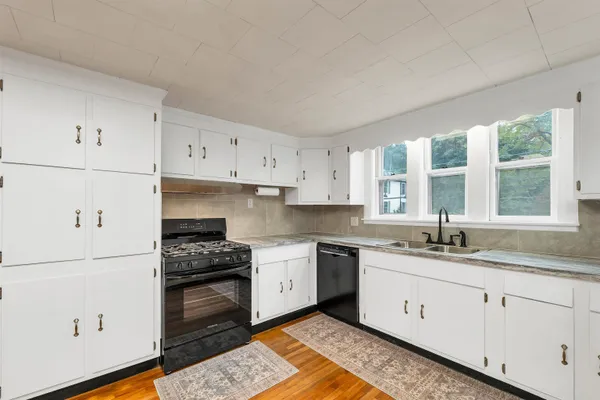 $1,900 | 86 Main Street, Unit 2, Ossipee, NH 03814