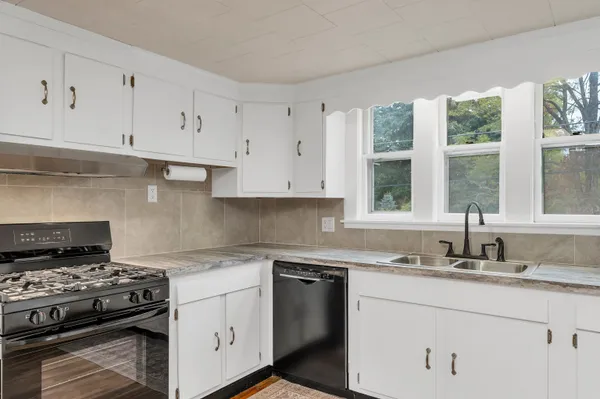 $1,900 | 86 Main Street, Unit 2, Ossipee, NH 03814