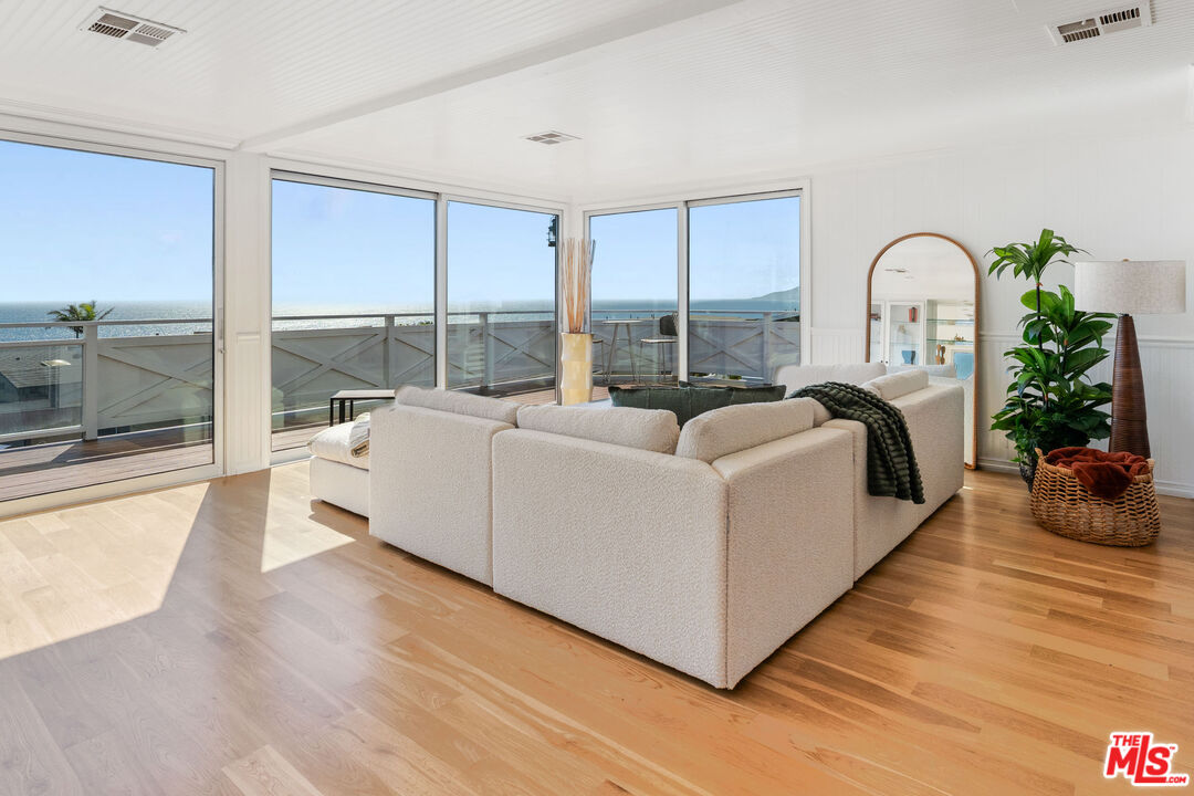 29500 Heathercliff Road, Unit 173 Malibu, CA 90265 - Photo 3 of 27