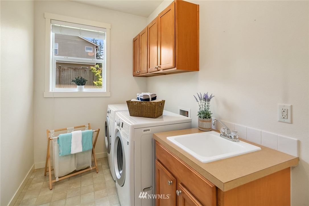 1075 Ridge Street Mukilteo, WA 98275 - Photo 14 of 25 Gallery Image 14