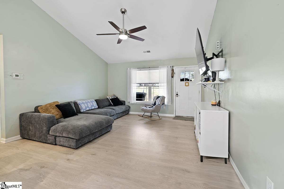 136 Miller Road Belton, SC 29627 - Photo 4 of 14