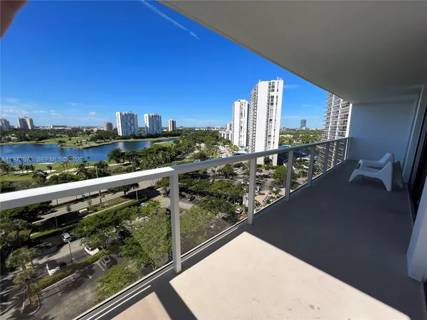 $2,800 | 3731 North Country Club Drive, Unit 1424, Aventura, FL 33180