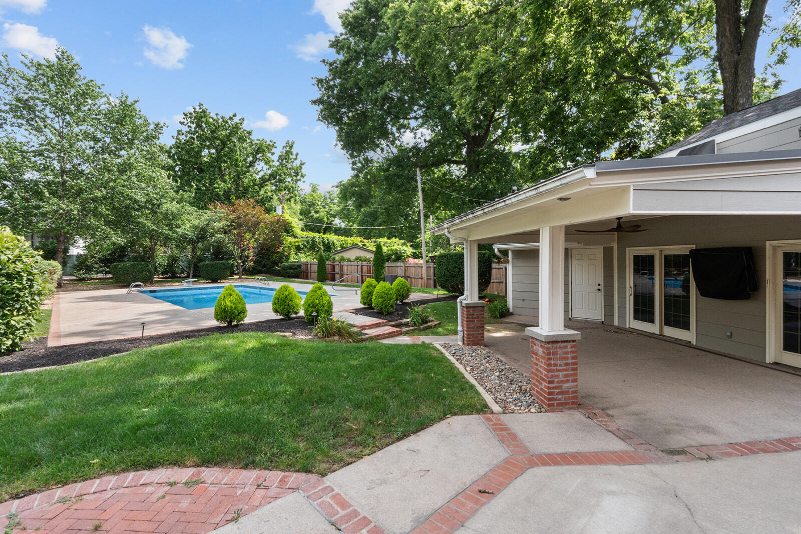 1645 East Meadowmere Street Springfield, MO 65804 - Photo 10 of 72 DSC02894