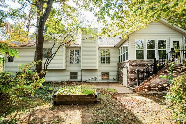 $629,000 | 6 Jenn Laur Drive, Edwardsville, IL 62025