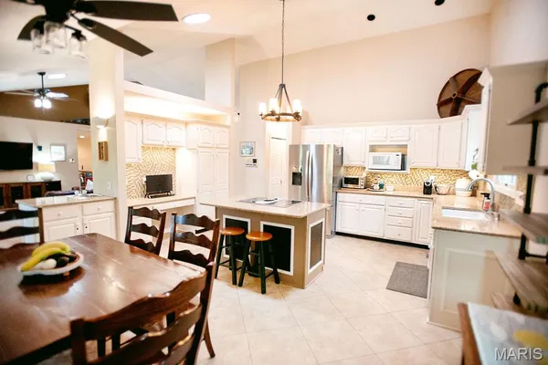 $629,000 | 6 Jenn Laur Drive, Edwardsville, IL 62025