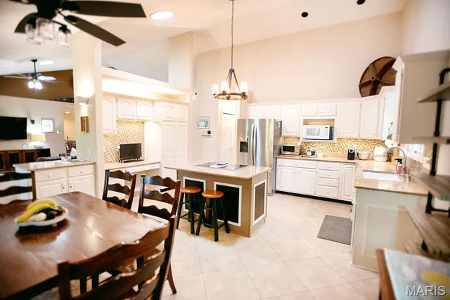 $629,000 | 6 Jenn Laur Drive, Edwardsville, IL 62025