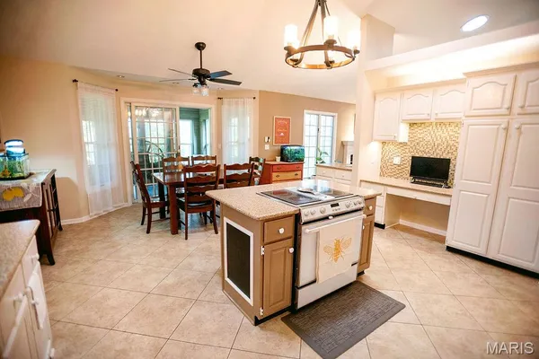 $629,000 | 6 Jenn Laur Drive, Edwardsville, IL 62025