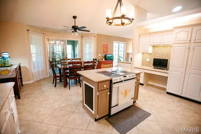 $629,000 | 6 Jenn Laur Drive, Edwardsville, IL 62025