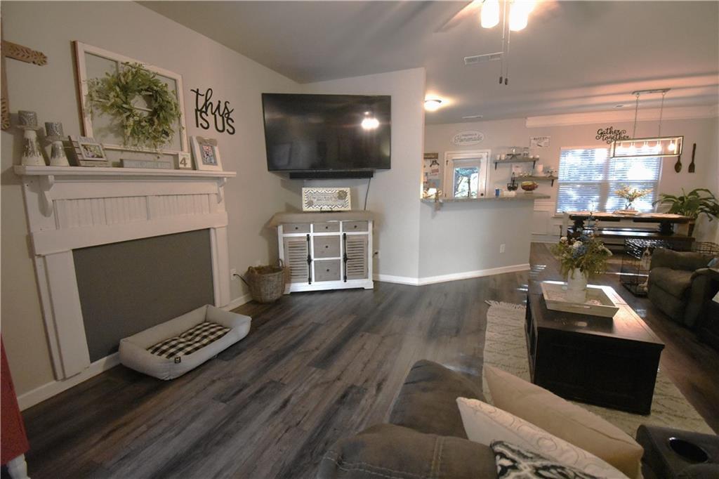 314 Valley Crossing Canton, GA 30114 - Photo 5 of 42