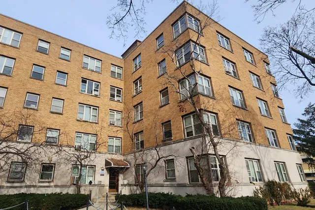 $149,000 | 2606 West Balmoral Avenue, Unit 311, Chicago, IL 60625