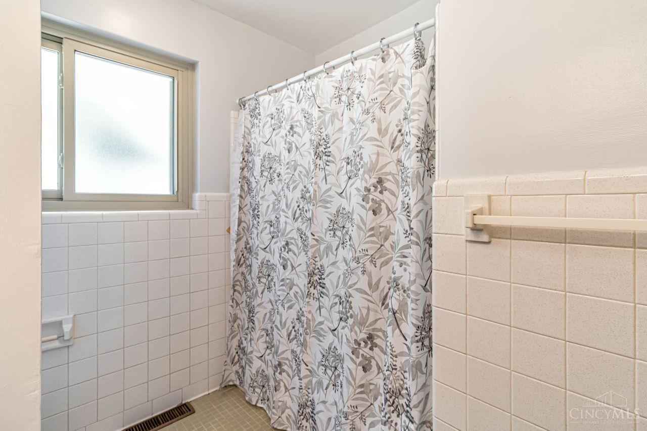 3838 Lincoln Road Cincinnati, OH 45247 - Photo 41 of 57