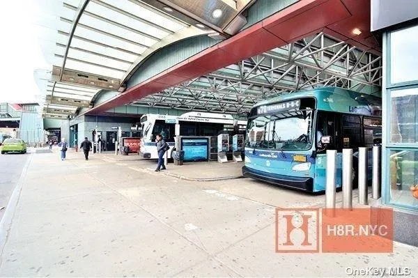 $595,000 | 40-40 75th Street, Unit 3J | Elmhurst