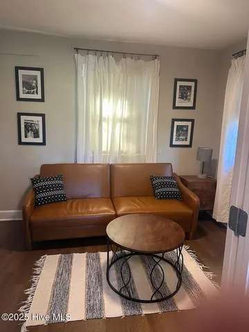 $2,200 | 217 North 11th Street, Wilmington, NC 28401