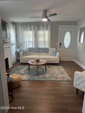 $2,200 | 217 North 11th Street, Wilmington, NC 28401