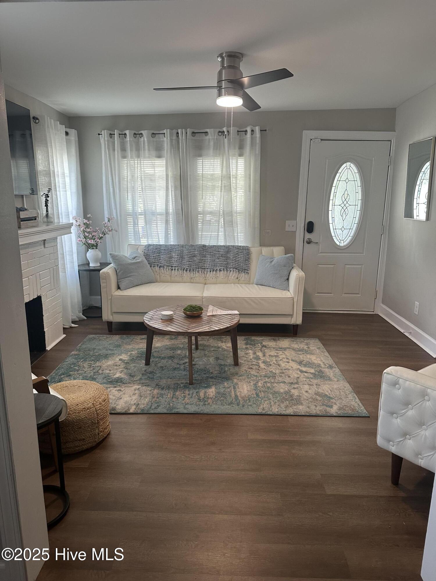 217 North 11th Street Wilmington, NC 28401 - Photo 4 of 18 Another View Living Room