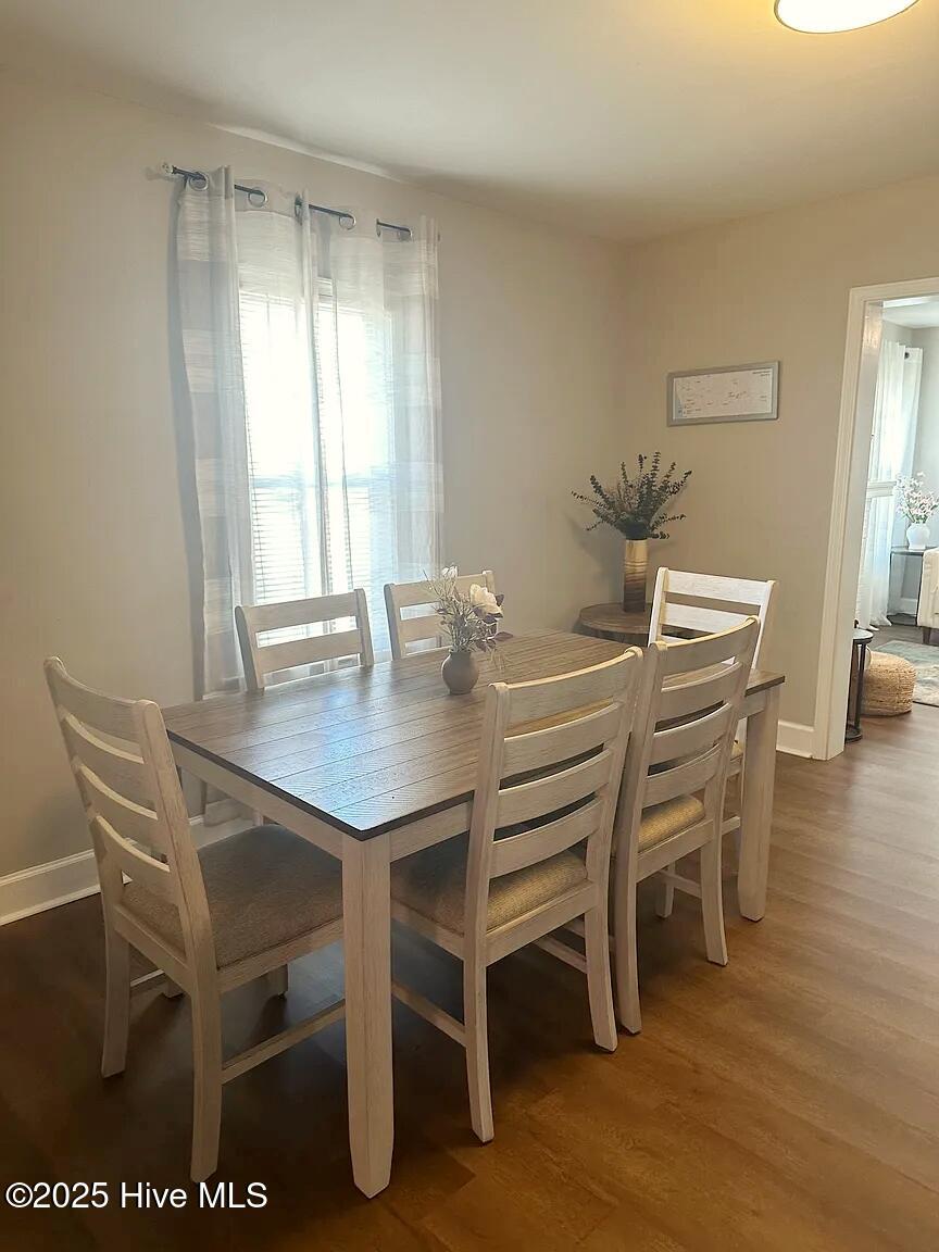 217 North 11th Street Wilmington, NC 28401 - Photo 5 of 18 Dining Area