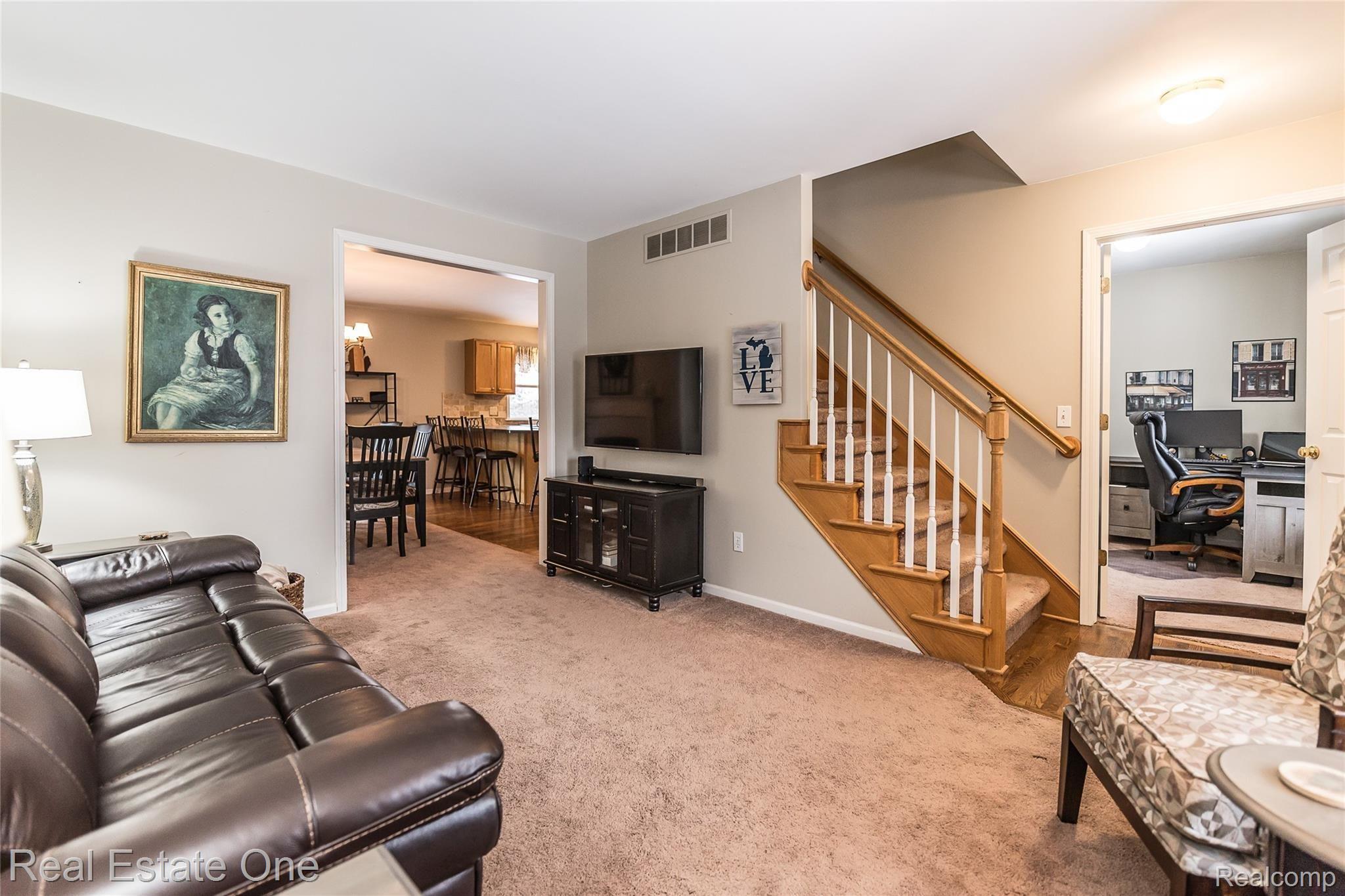 2358 Summit Cedar Howell, MI 48855 - Photo 14 of 55 Lvi