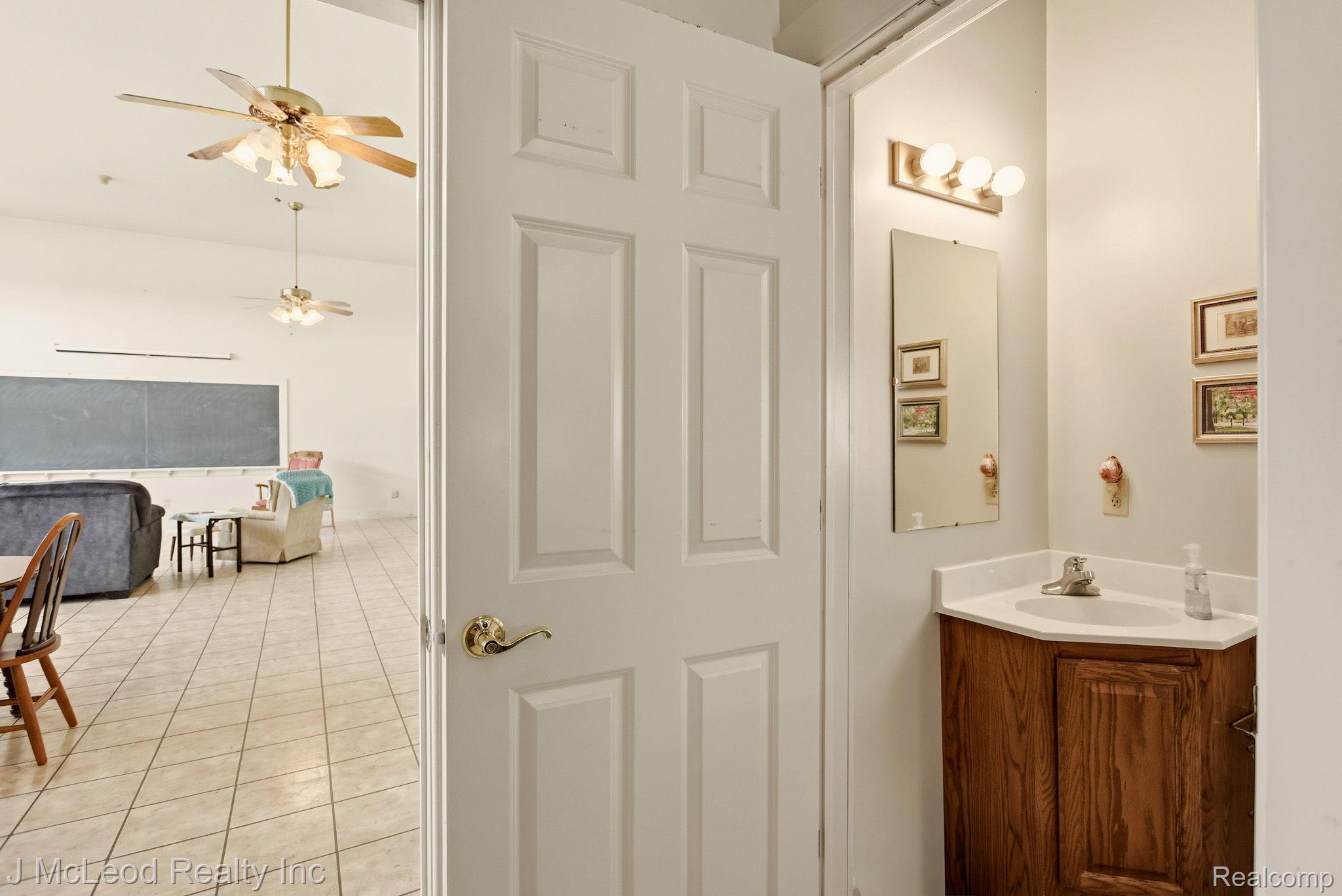 2515 East Akron Road Caro, MI 48723 - Photo 30 of 54 31-web-or-mls-2515 E Akron Rd-42.jpg