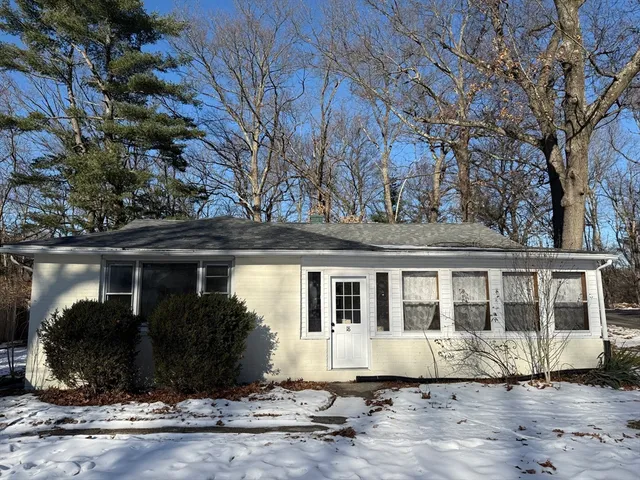 $294,500 | 18 Lawton Street, Springfield, MA 01109