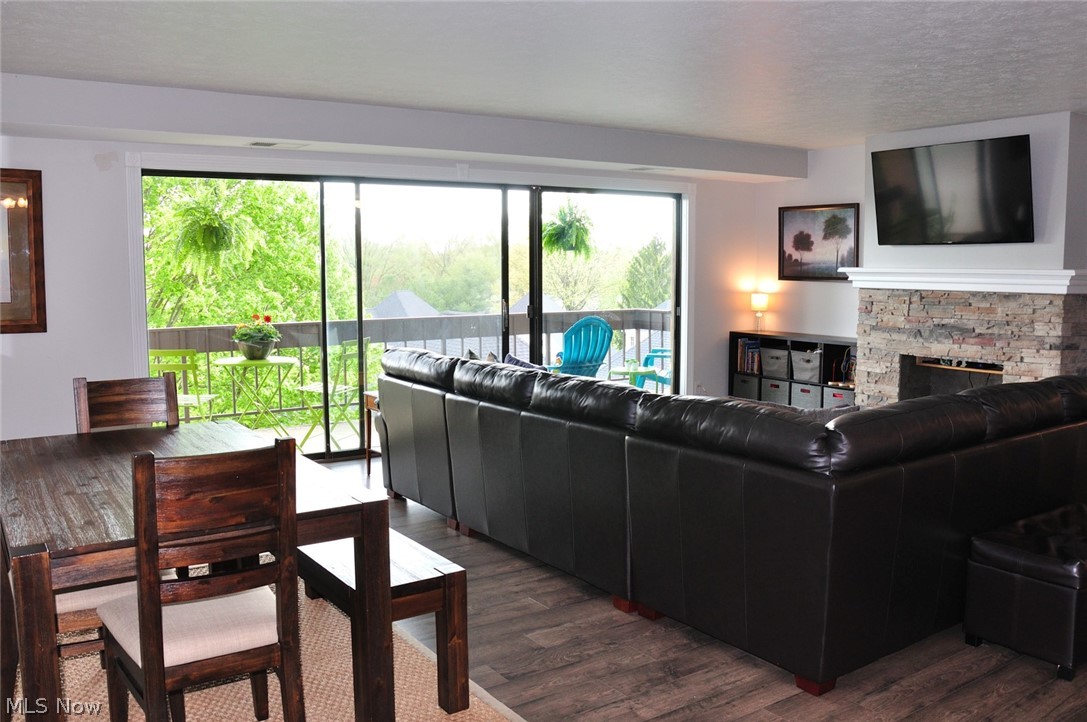 22555 Center Ridge Road, Unit 405 Rocky River, OH 44116 - Photo 5 of 28 Gallery Image 5
