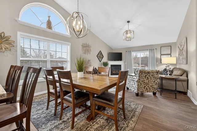 $325,000 | 5037 Betsy Ross Way, Salina, NY 13088