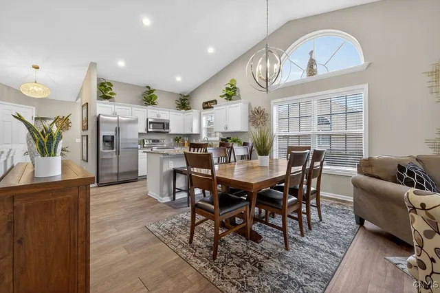 $325,000 | 5037 Betsy Ross Way, Salina, NY 13088