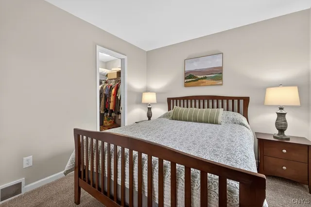 $325,000 | 5037 Betsy Ross Way, Salina, NY 13088