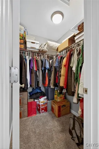 $325,000 | 5037 Betsy Ross Way, Salina, NY 13088