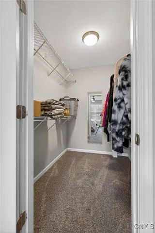 $325,000 | 5037 Betsy Ross Way, Salina, NY 13088