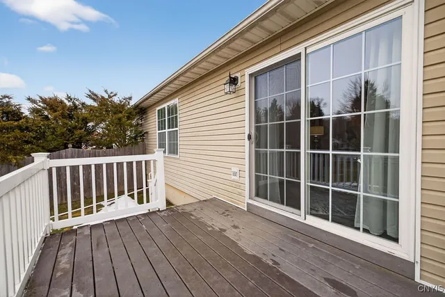 $325,000 | 5037 Betsy Ross Way, Salina, NY 13088