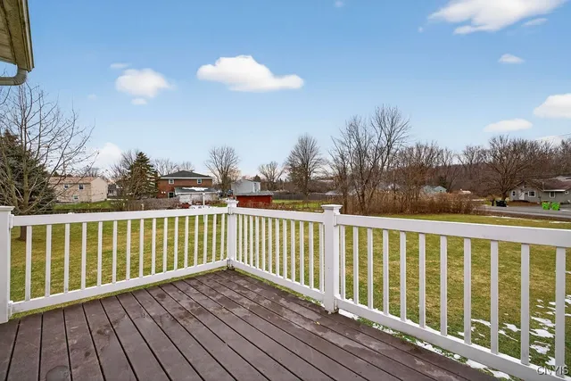 $325,000 | 5037 Betsy Ross Way, Salina, NY 13088