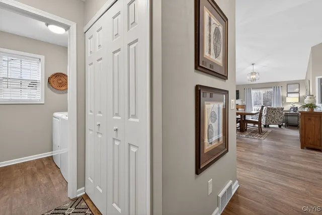 $325,000 | 5037 Betsy Ross Way, Salina, NY 13088