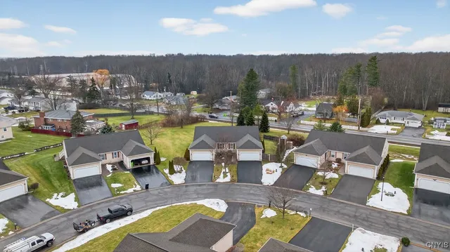 $325,000 | 5037 Betsy Ross Way, Salina, NY 13088