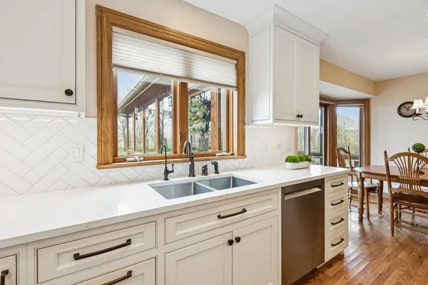 $989,000 | 54 Gentry Drive, Hawthorn Woods, IL 60047