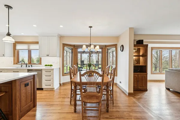 $989,000 | 54 Gentry Drive, Hawthorn Woods, IL 60047