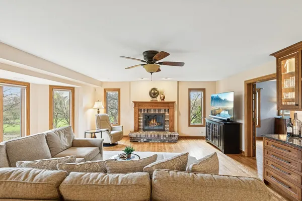 $989,000 | 54 Gentry Drive, Hawthorn Woods, IL 60047