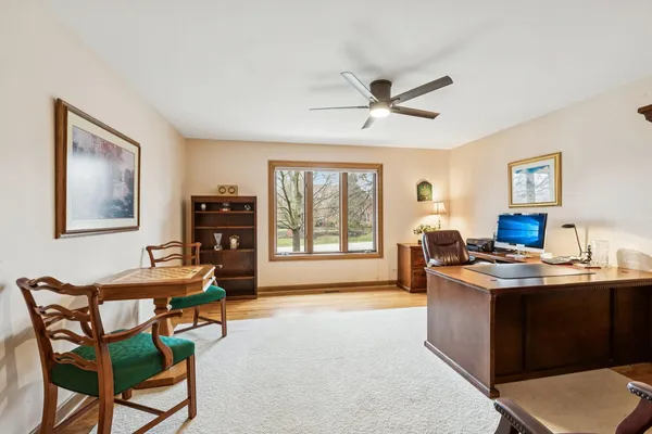 $989,000 | 54 Gentry Drive, Hawthorn Woods, IL 60047
