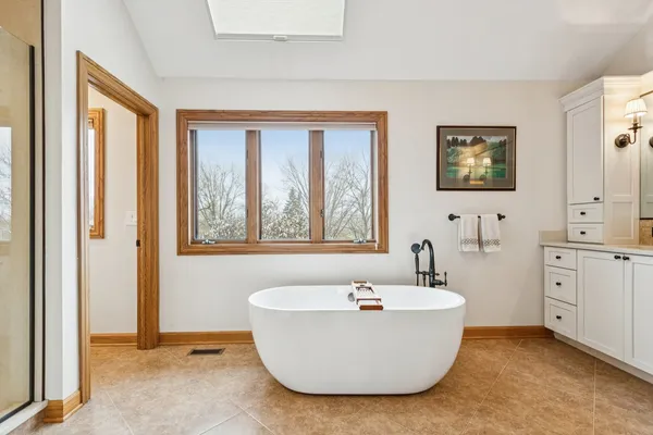 $989,000 | 54 Gentry Drive, Hawthorn Woods, IL 60047