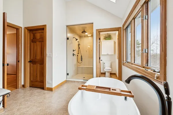 $989,000 | 54 Gentry Drive, Hawthorn Woods, IL 60047