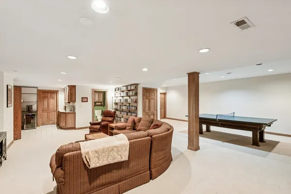 $989,000 | 54 Gentry Drive, Hawthorn Woods, IL 60047
