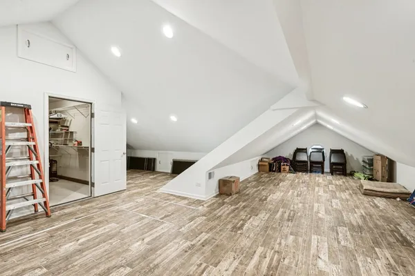 $989,000 | 54 Gentry Drive, Hawthorn Woods, IL 60047
