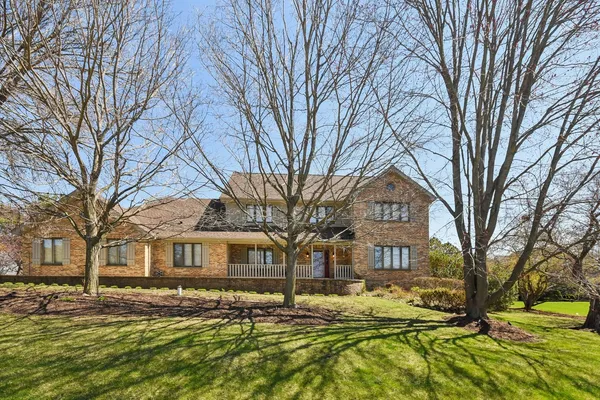 $989,000 | 54 Gentry Drive, Hawthorn Woods, IL 60047