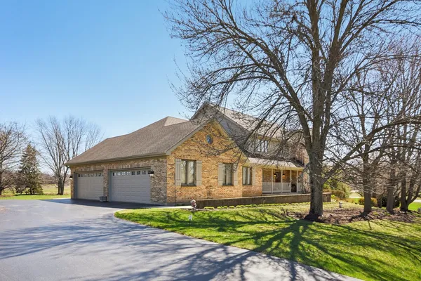 $989,000 | 54 Gentry Drive, Hawthorn Woods, IL 60047