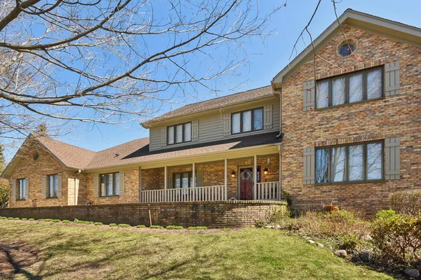 $989,000 | 54 Gentry Drive, Hawthorn Woods, IL 60047